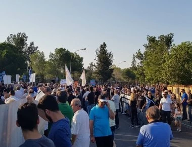Κύπρος: Θλιβερά επεισόδια σε εκδήλωση για την Αμμόχωστο (βίντεο)